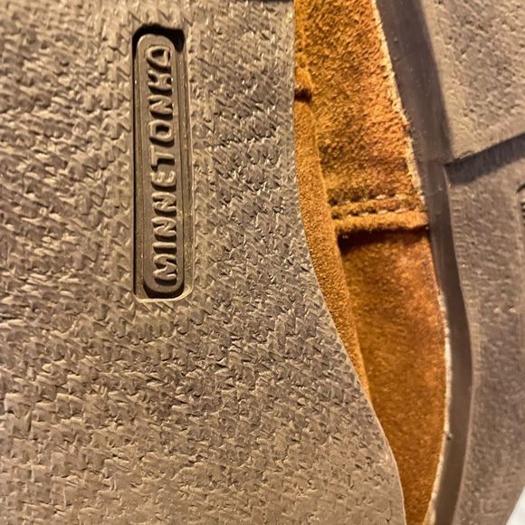 Minnetonka size 7 Three Tiered Fringe Boots - Picture 16 of 16